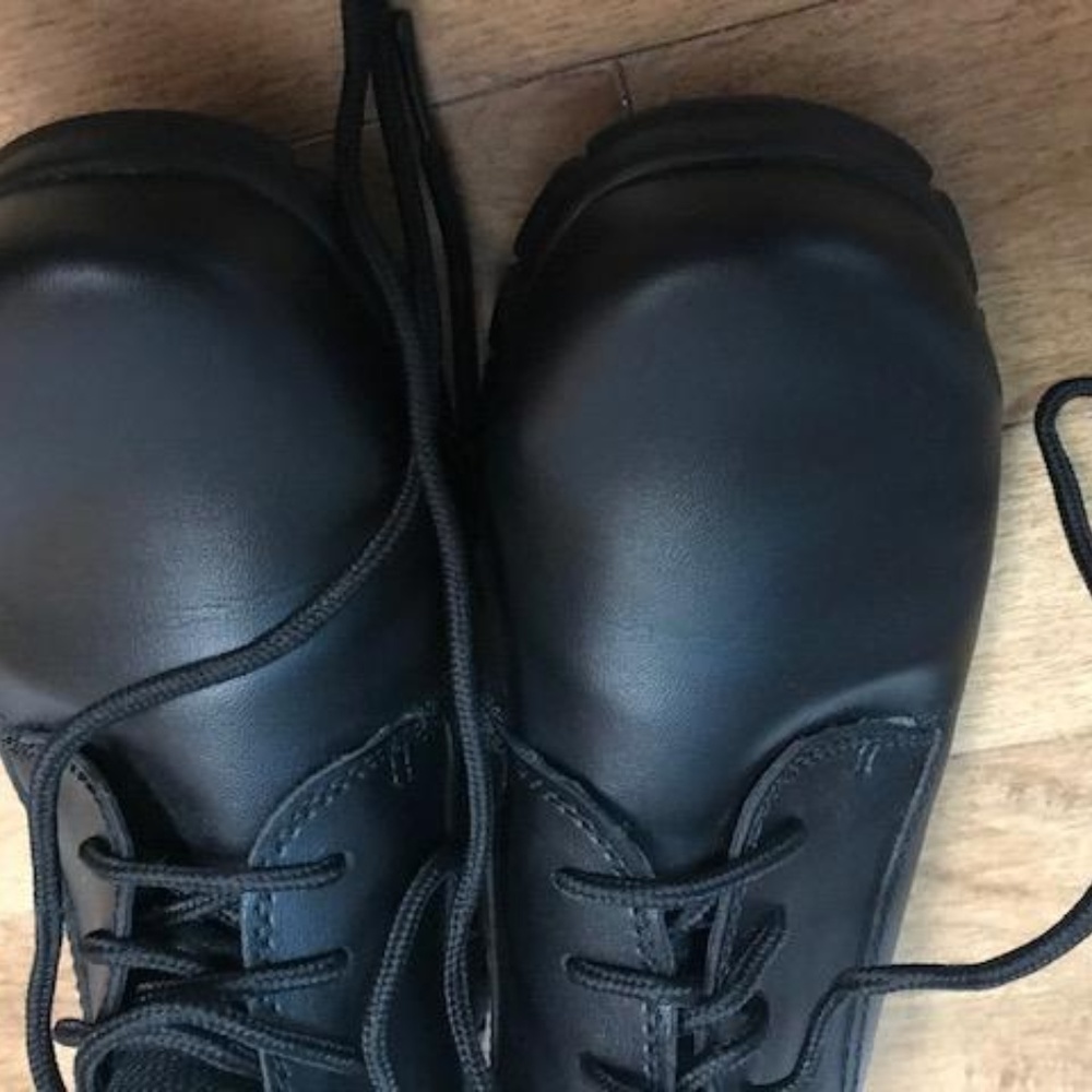 Shoes - Picture 5 of 5